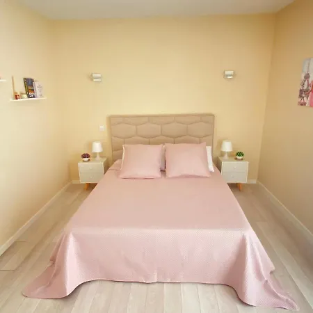 Sea La Vie Apartment *