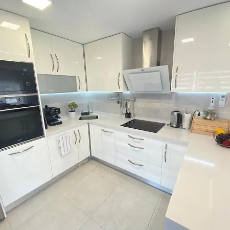 Sea La Vie Apartment *